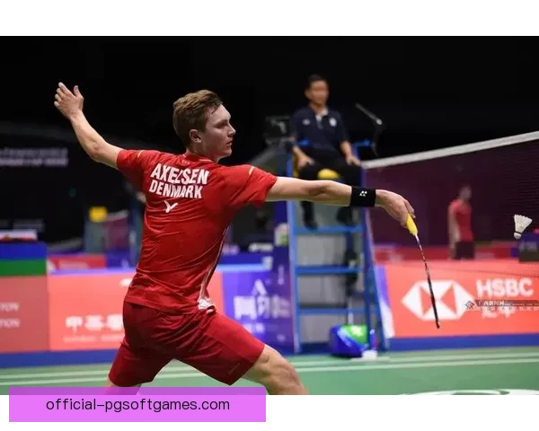 游泳杯赛：水下争锋，热血激战